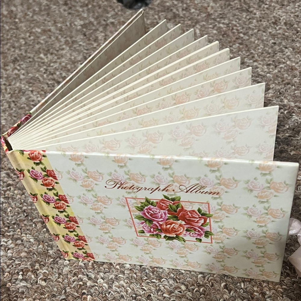 Rose Pattern Photograph Album - Picture 2 of 5